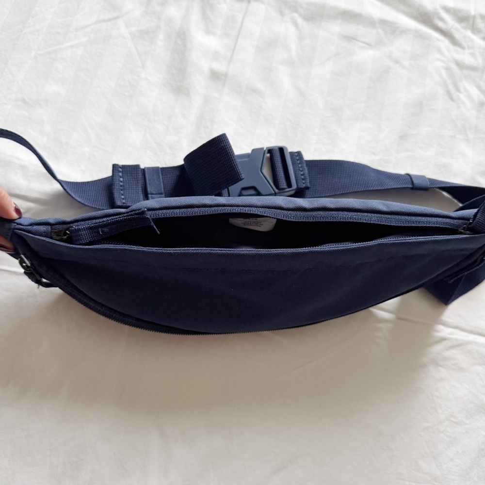 Nike Navy Blue Belt Bag - Picture 6 of 6